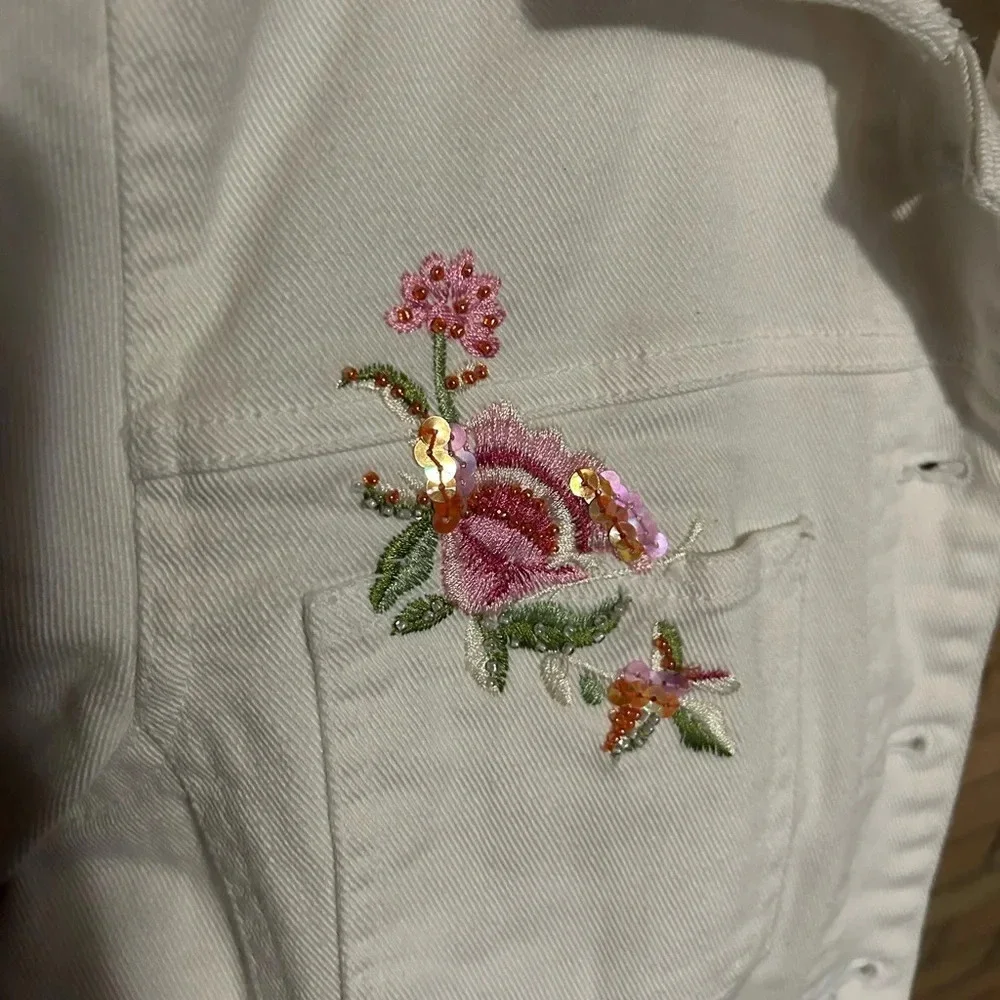 Kikit Jeans Jacket Womens Size Small White Floral Embroidered Cropped Denim